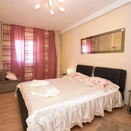 Seaside With 3 Terraces 아파트 트로기르