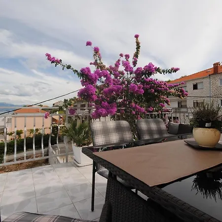 Seaside With 3 Terraces 트로기르