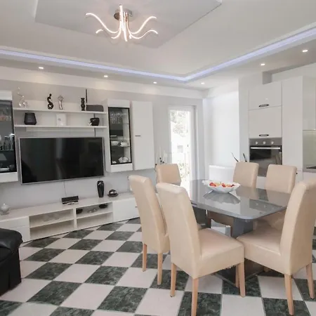 아파트 Seaside With 3 Terraces *
