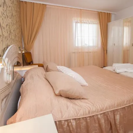 아파트 Seaside With 3 Terraces 트로기르