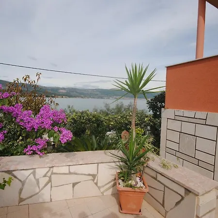 Seaside With 3 Terraces Apartmán Trogir