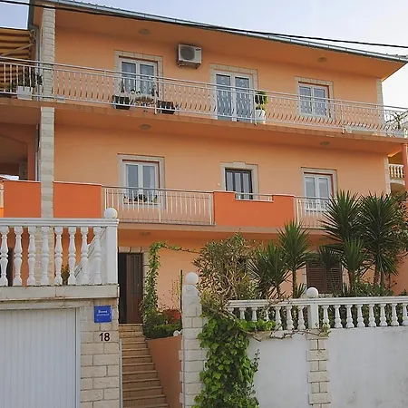 Seaside With 3 Terraces * Trogir