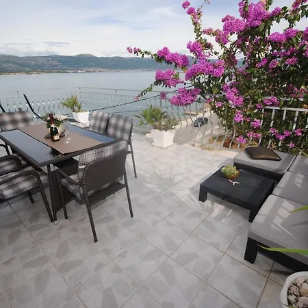 Seaside With 3 Terraces Apartmán Trogir